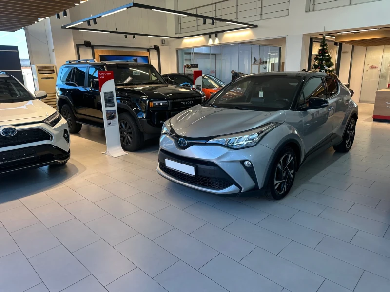 Toyota C-HR Club* Bitone, снимка 2 - Автомобили и джипове - 52803682