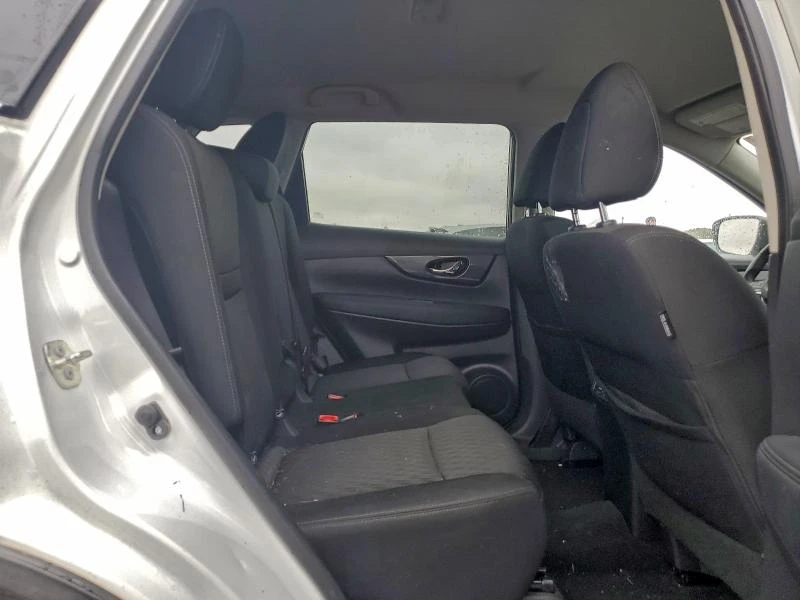 Nissan Rogue 2.5L 4 Front-wheel Drive, снимка 4 - Автомобили и джипове - 53198935