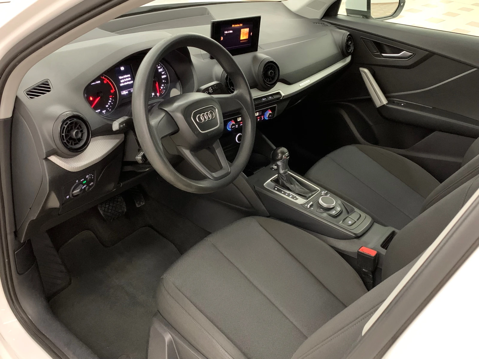 Audi Q2 2.0TDI QUATTRO - изображение 10