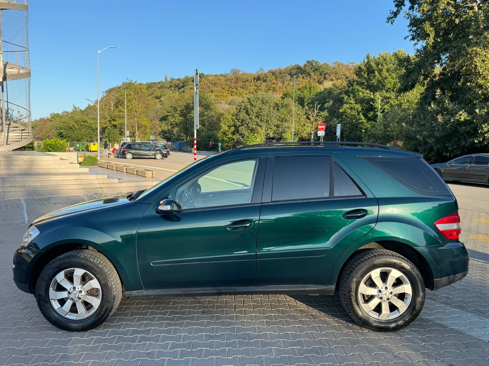 Mercedes-Benz ML 350  - изображение 2