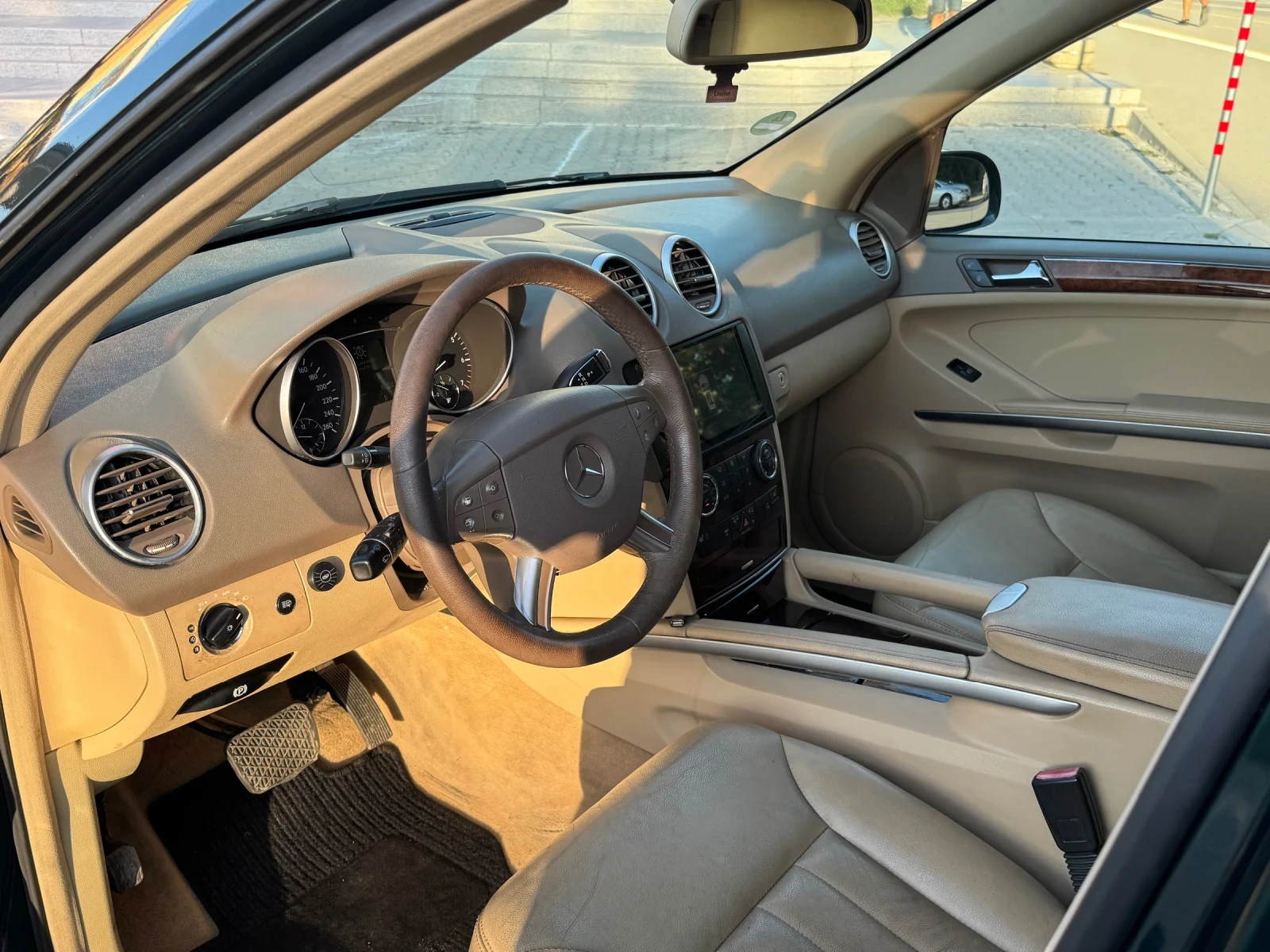Mercedes-Benz ML 350  - изображение 8