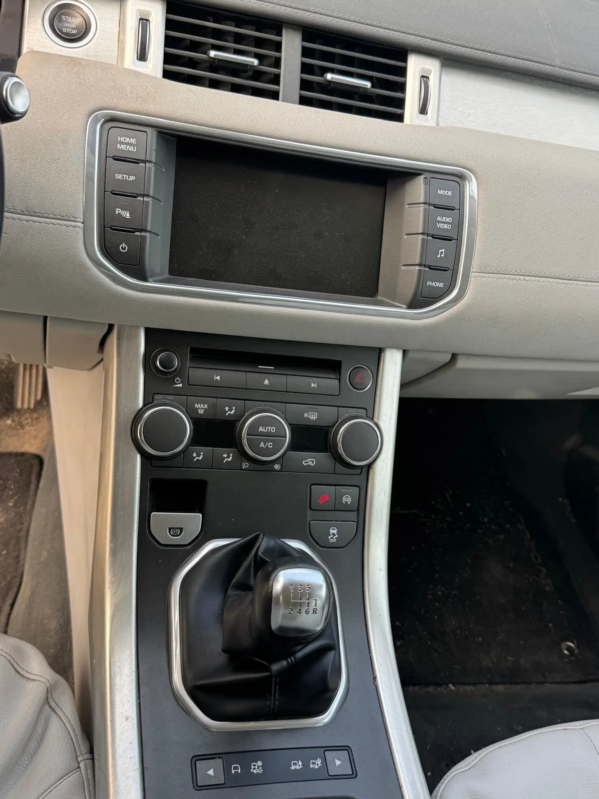 Land Rover Range Rover Evoque LED* NAVI* КОЖА* 2.2td 4x4 150hp* 2015г - изображение 8