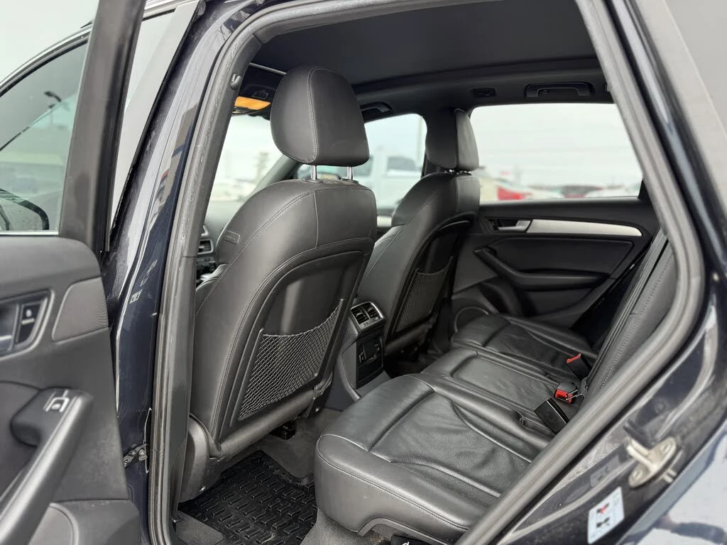 Audi Q5 QUATTRO* PREMIUM* KEYLESS* АвтоКредит(ЦЕНА ДО БГ), снимка 13 - Автомобили и джипове - 53699745