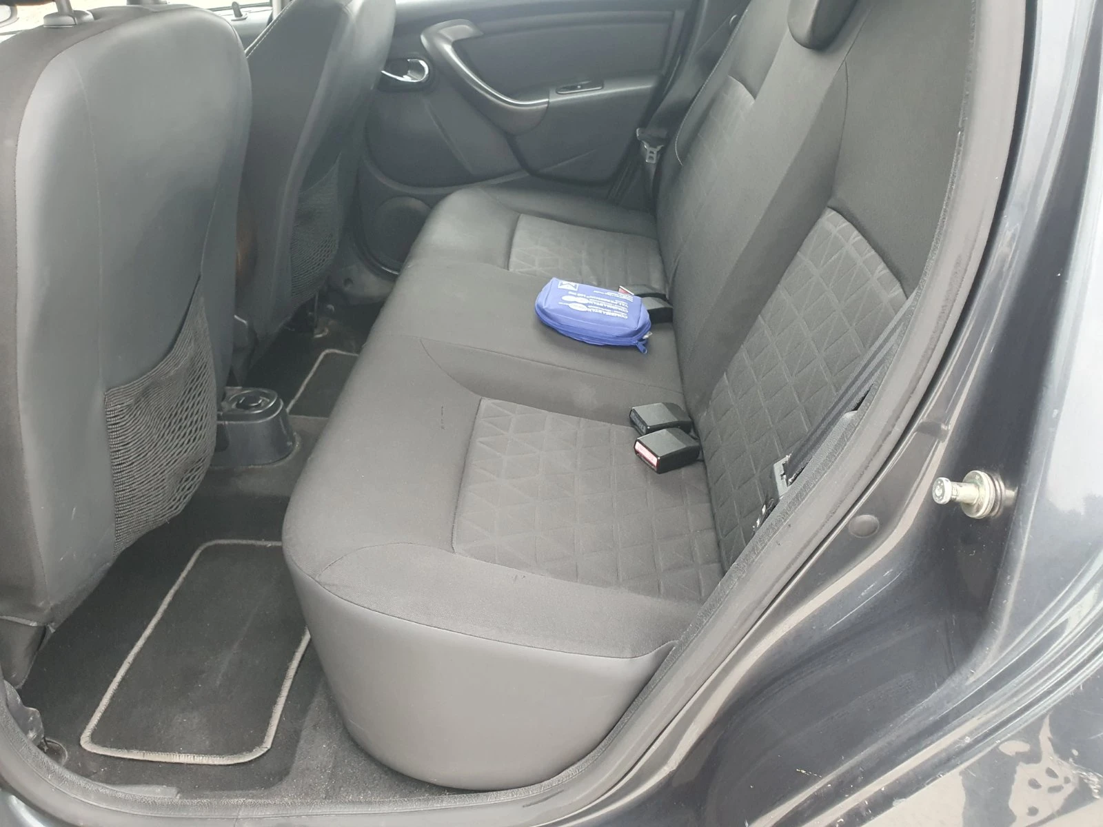 Dacia Duster 1, 6i  ГАЗ  Италия, снимка 8 - Автомобили и джипове - 54037607