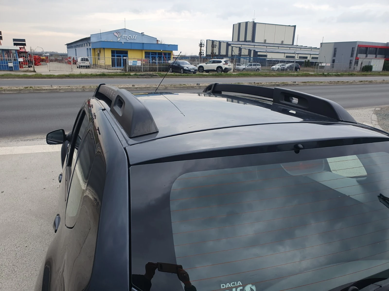 Dacia Duster 1, 6i  ГАЗ  Италия, снимка 5 - Автомобили и джипове - 54037607