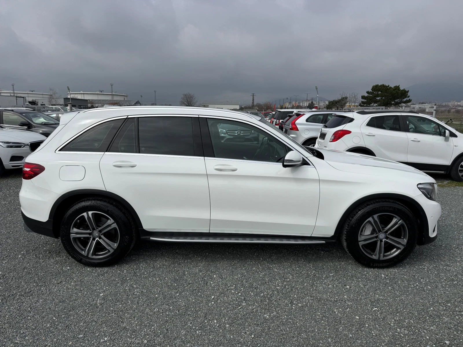 Mercedes-Benz GLC 220 (KATO НОВА)^(4-MATIC), снимка 4 - Автомобили и джипове - 54038847