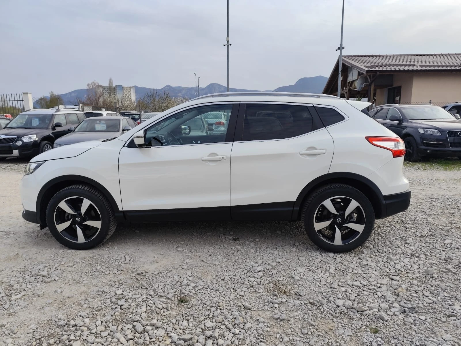 Nissan Qashqai 1.5 дизел Италия Реални километри, снимка 9 - Автомобили и джипове - 54228988