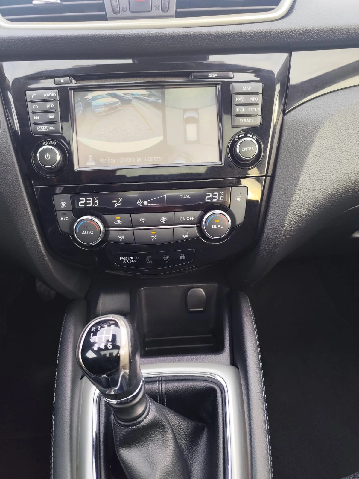 Nissan Qashqai 1.5 дизел Италия Реални километри, снимка 13 - Автомобили и джипове - 54228988