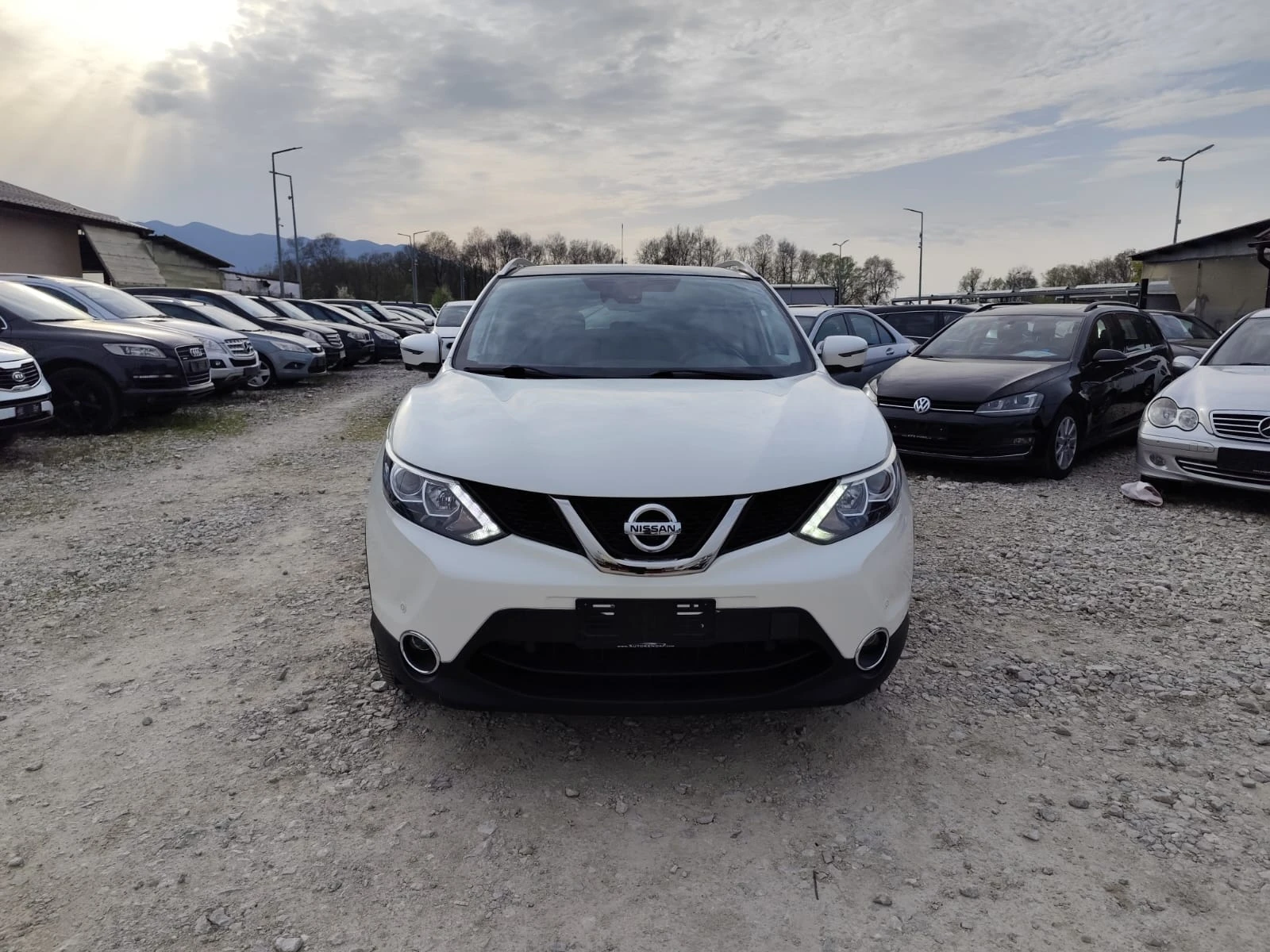 Nissan Qashqai 1.5 дизел Италия Реални километри, снимка 2 - Автомобили и джипове - 54228988