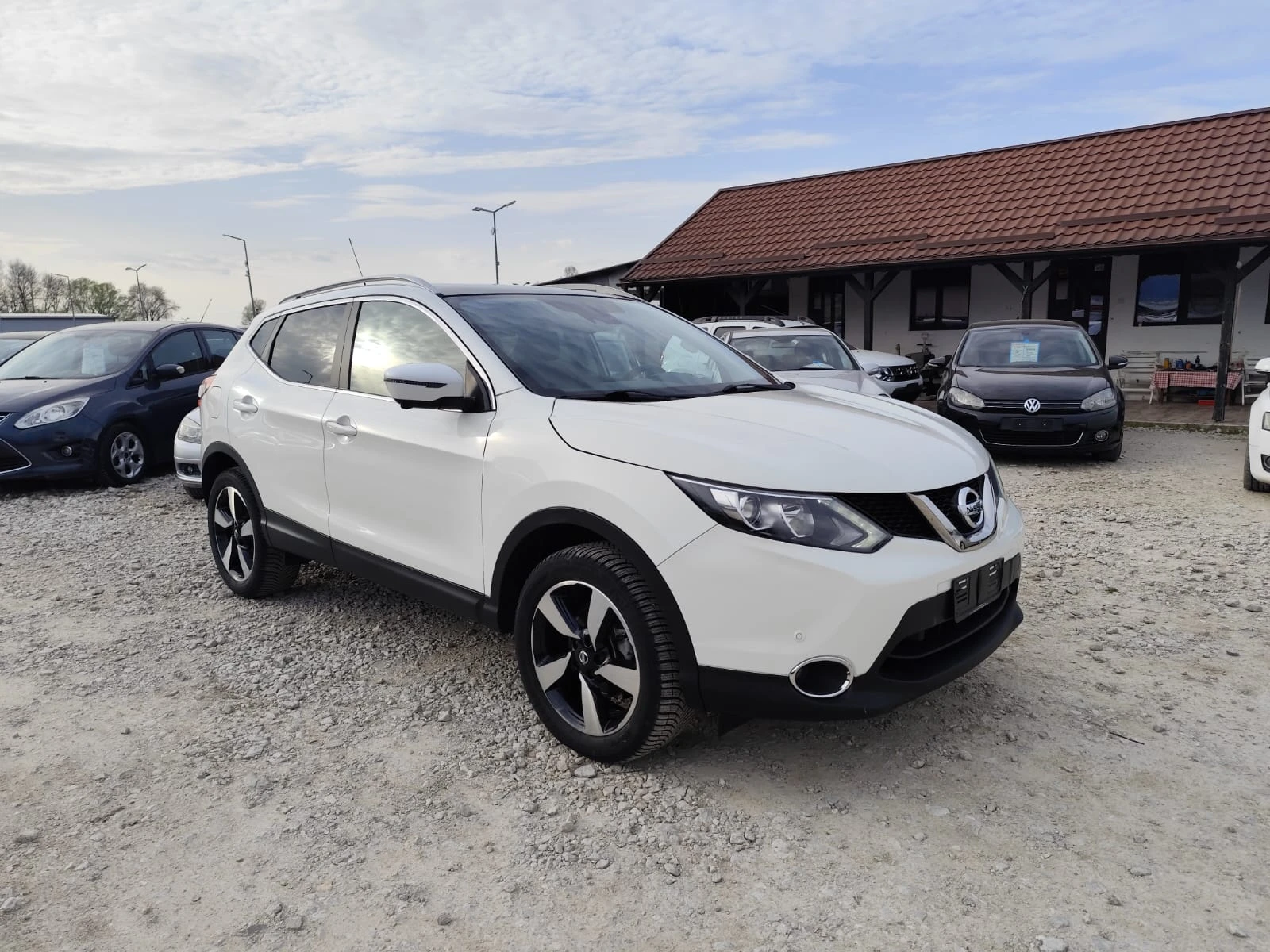 Nissan Qashqai 1.5 дизел Италия Реални километри, снимка 3 - Автомобили и джипове - 54228988