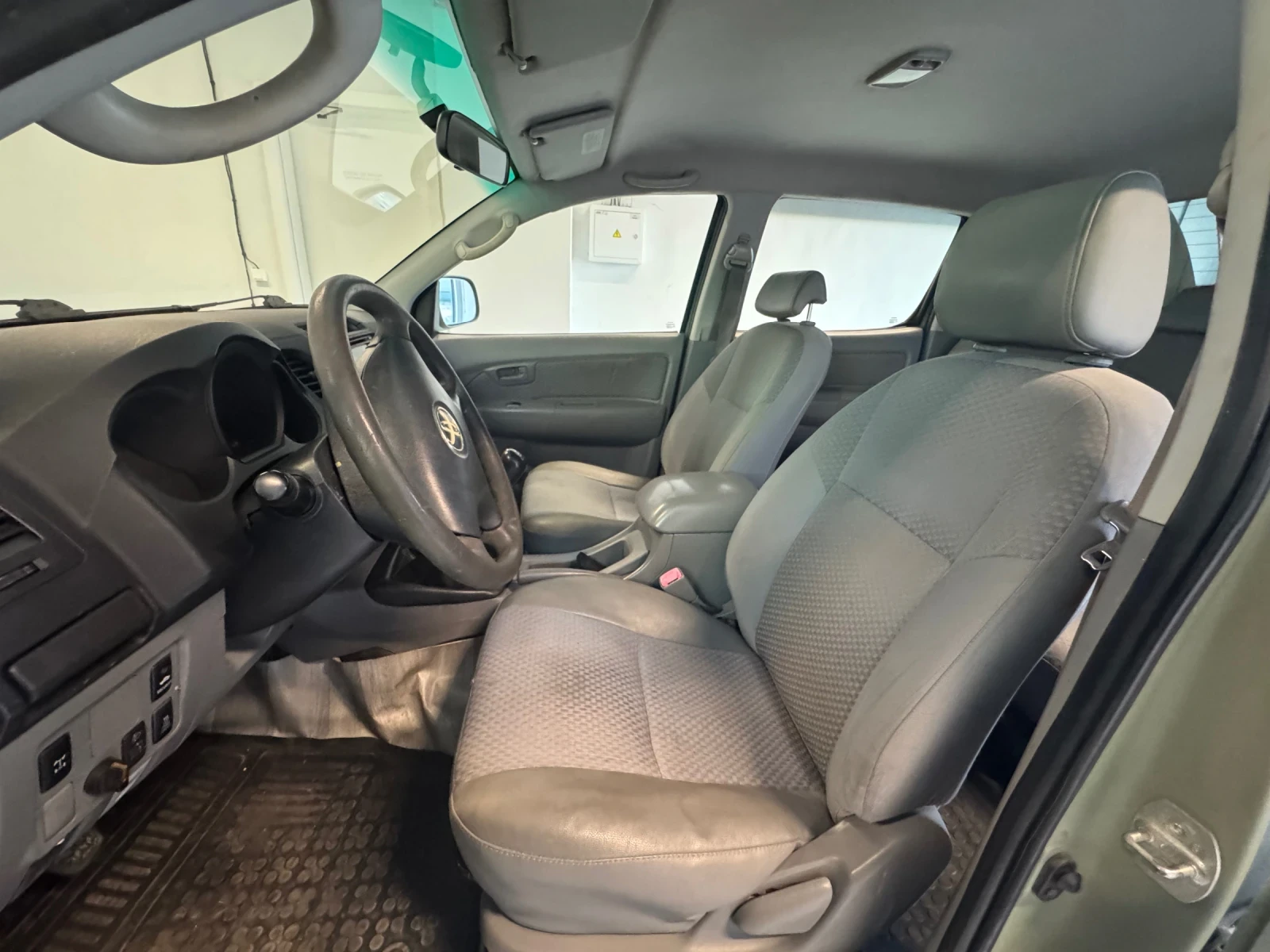 Toyota Hilux, снимка 15 - Автомобили и джипове - 54337232