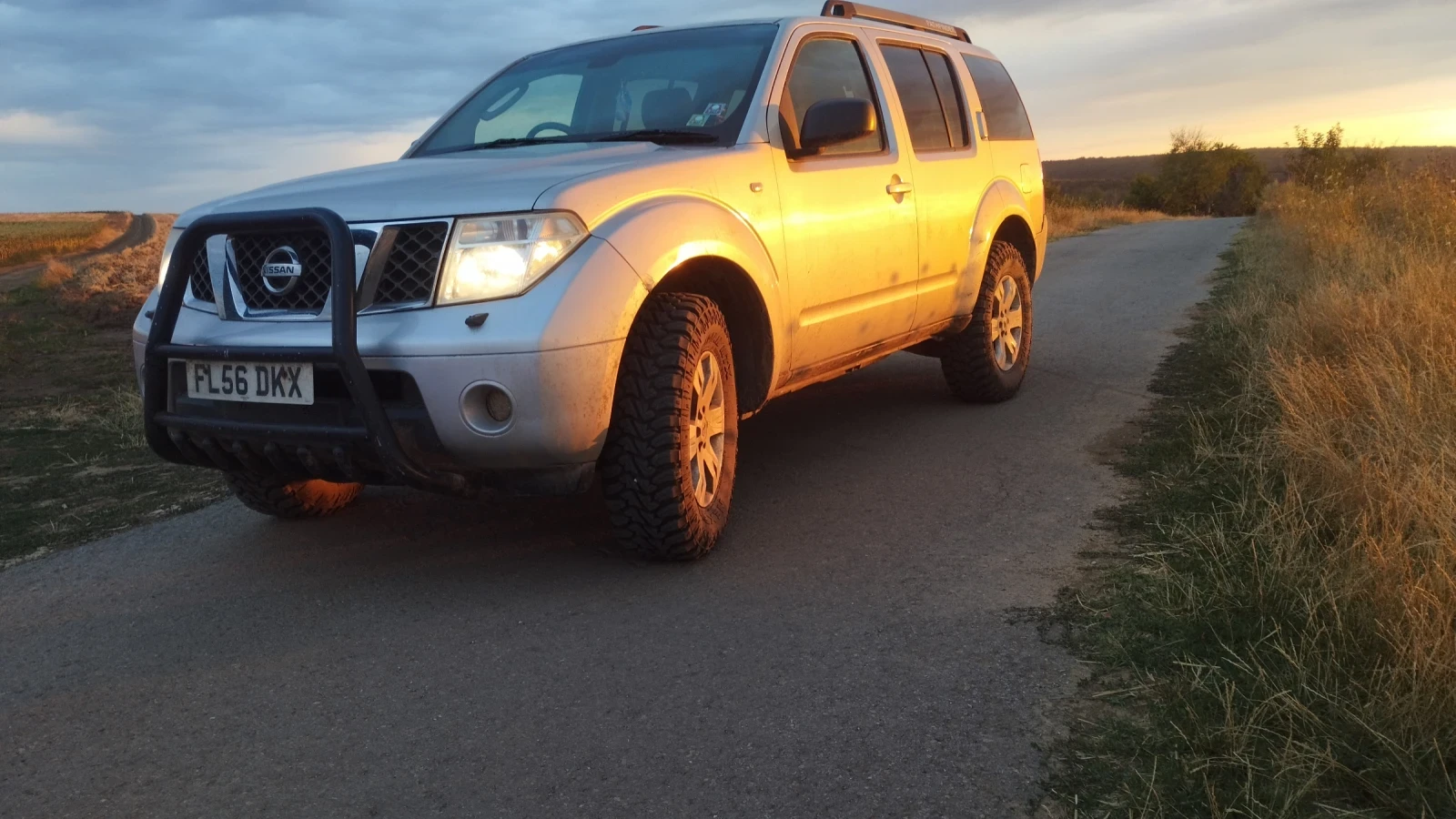 Nissan Pathfinder, снимка 3 - Автомобили и джипове - 55151184