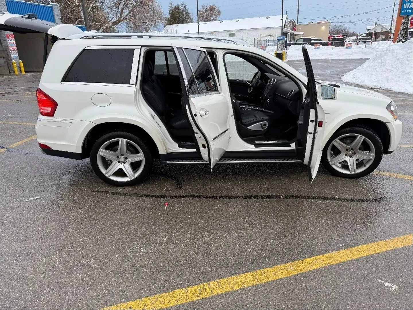 Mercedes-Benz GL 550 Grand Edition* ДВОЙНА ПАНОРАМА* КАМЕРА* МОНИТОРИ, снимка 11 - Автомобили и джипове - 55959807
