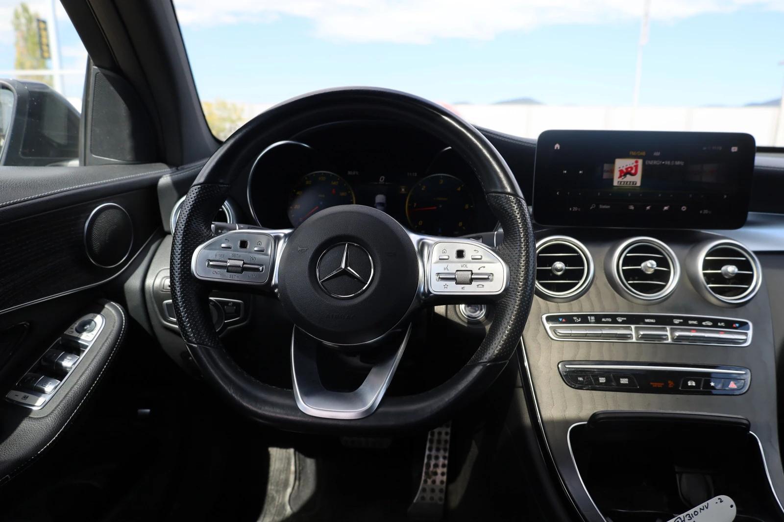 Mercedes-Benz GLC 300 Night edition 4matic, снимка 8 - Автомобили и джипове - 56016116