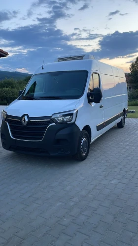 ������ Renault Master