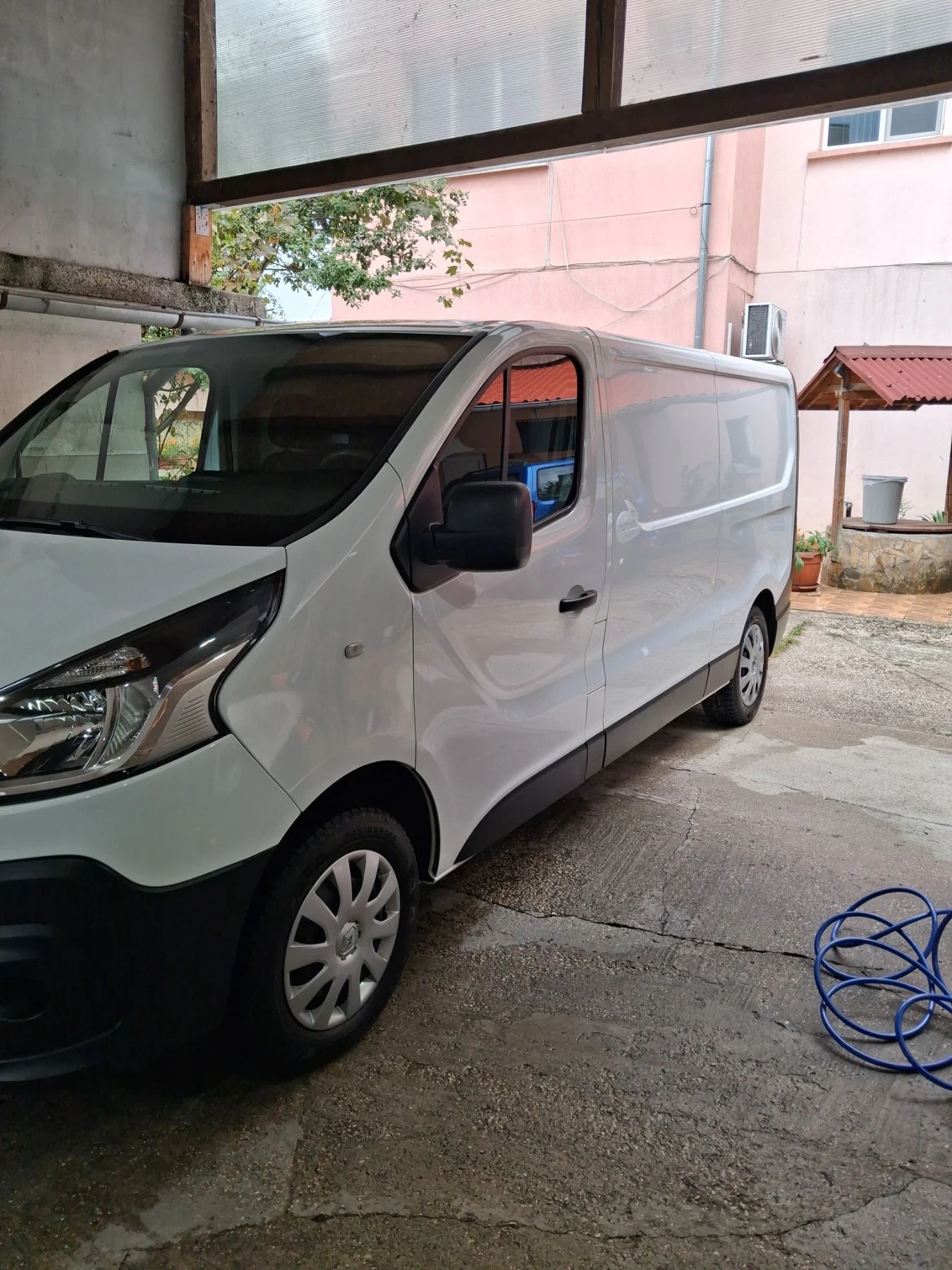 Renault Trafic, снимка 3 - Бусове и автобуси - 56251455