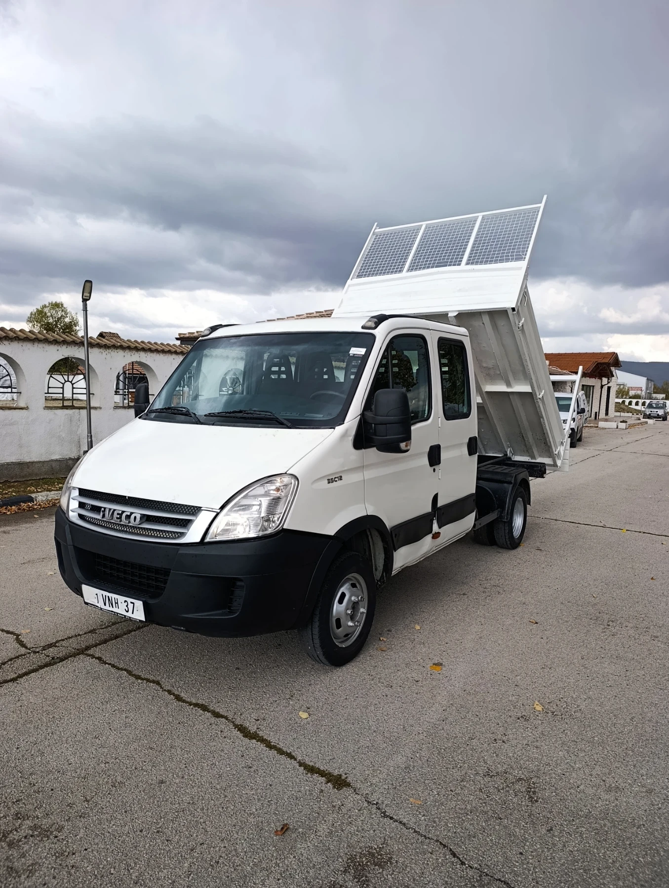 Iveco 35c13 7 места* Самосвал, снимка 2 - Бусове и автобуси - 56531583