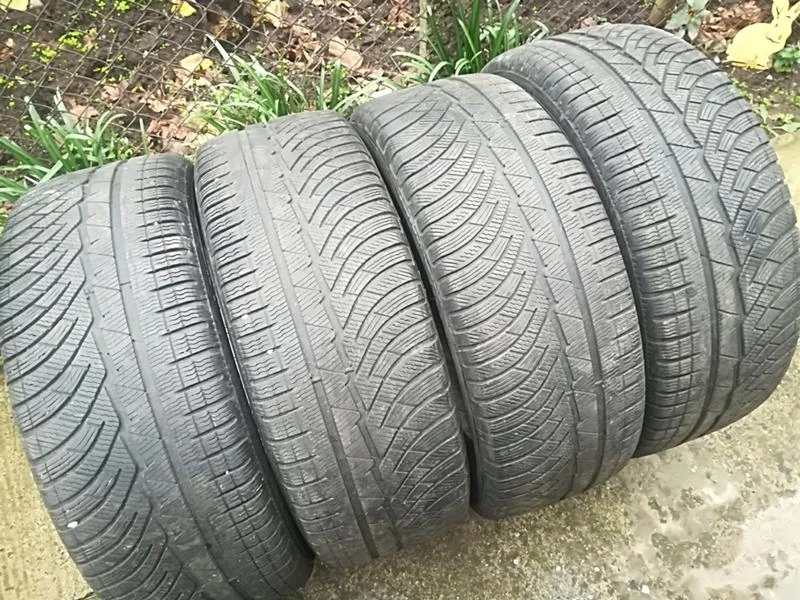 Гуми Зимни 225/55R18, снимка 2 - Гуми и джанти - 23634412