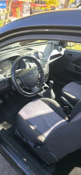 Ford Fiesta 1.4тдци, снимка 11