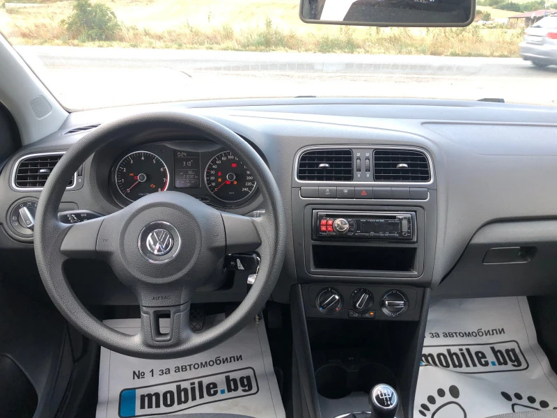 VW Polo 1.4I, снимка 9 - Автомобили и джипове - 46676523