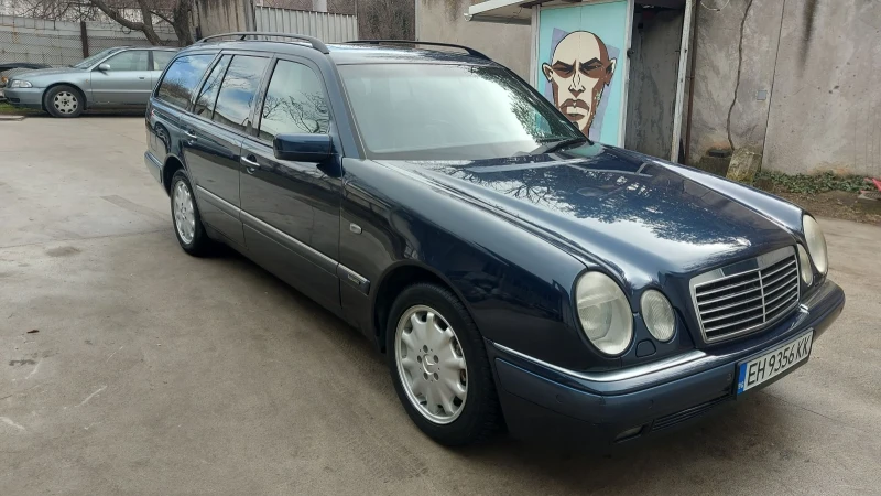 Mercedes-Benz E 320, снимка 3 - Автомобили и джипове - 48891204