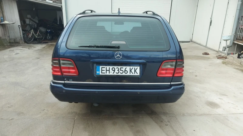 Mercedes-Benz E 320, снимка 5 - Автомобили и джипове - 48891204