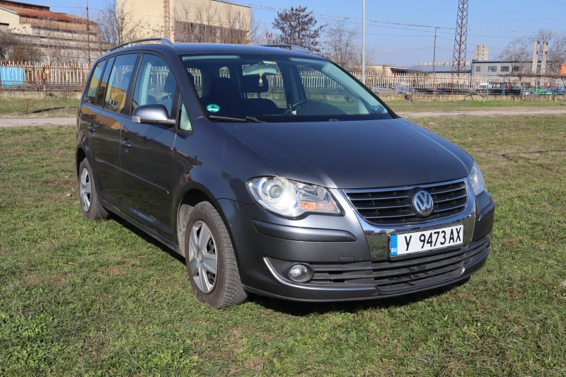 VW Touran 1.9 TDI, снимка 2 - Автомобили и джипове - 49054874