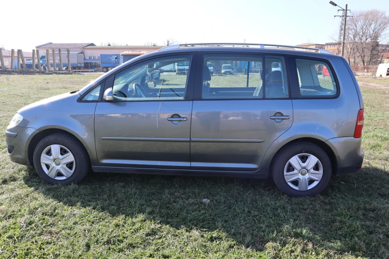 VW Touran 1.9 TDI, снимка 7 - Автомобили и джипове - 49054874