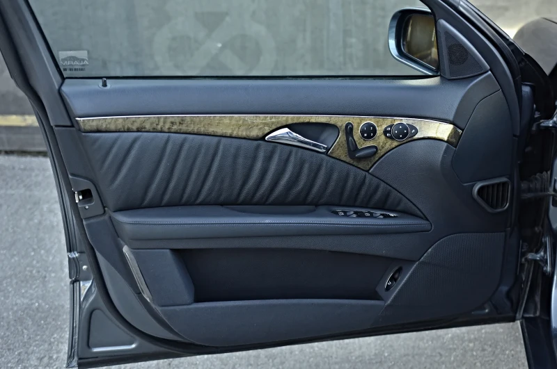 Mercedes-Benz E 420 V8 BI TURBO, снимка 14 - Автомобили и джипове - 52321995