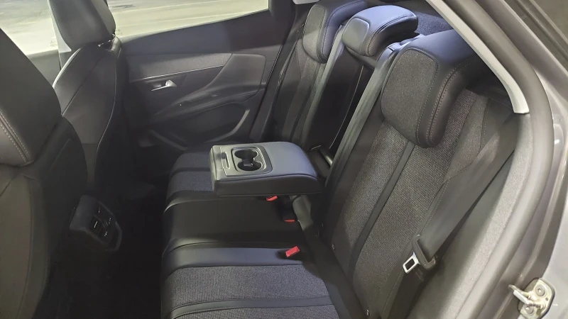 Peugeot 3008 1.5HDI, снимка 11 - Автомобили и джипове - 51711853