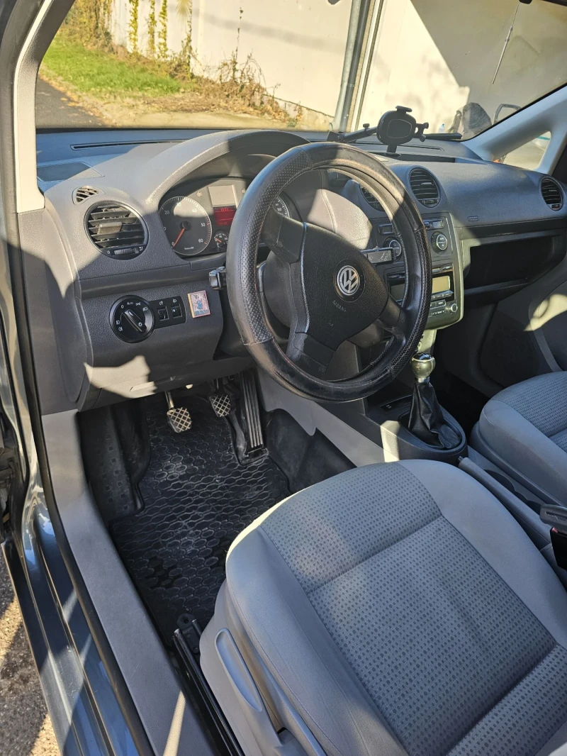 VW Caddy 2.0 TDI, снимка 10 - Автомобили и джипове - 52435694