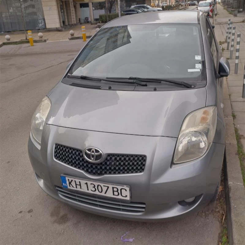 Toyota Yaris 1.3 Бензин, снимка 3 - Автомобили и джипове - 53090762