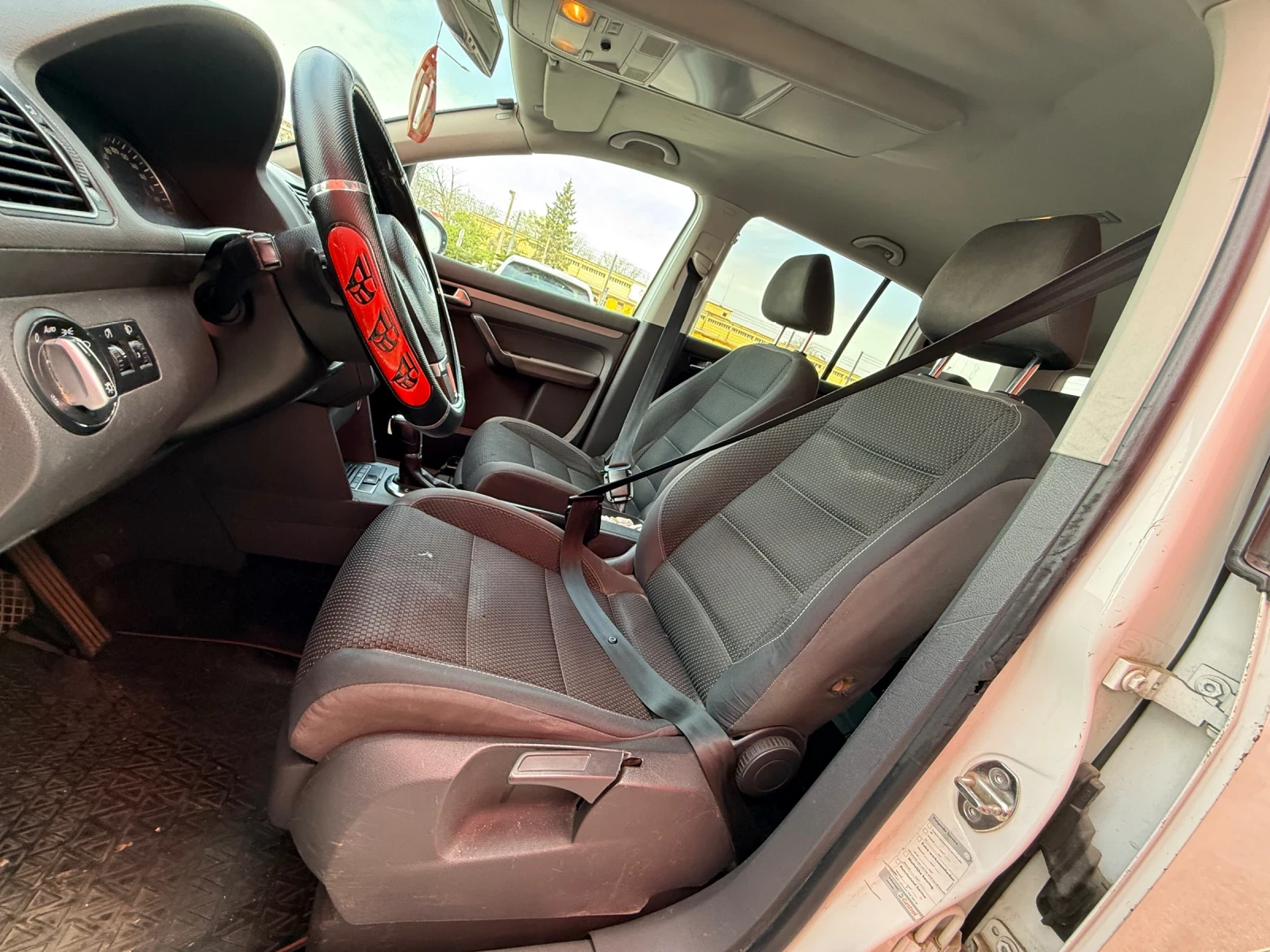 VW Touran ПРОМОЦИЯ* 2.0TDI* DSG* Автоматик - изображение 8