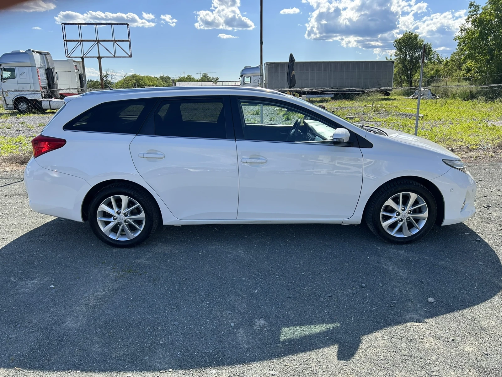 Toyota Auris 1.4D4d/90кс/6ск/Камера/E5 - изображение 6