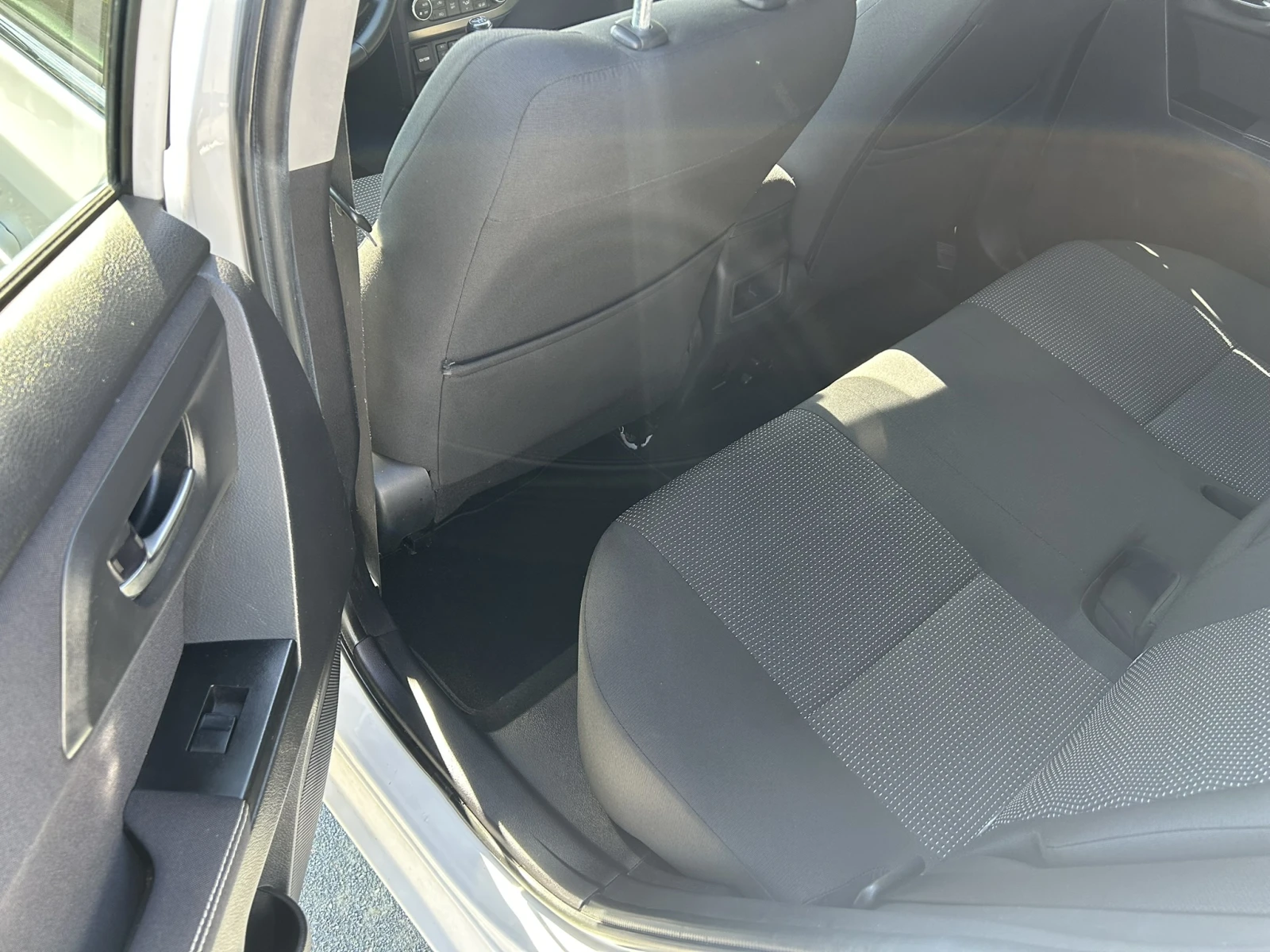 Toyota Auris 1.4D4d/90кс/6ск/Камера/E5 - изображение 10