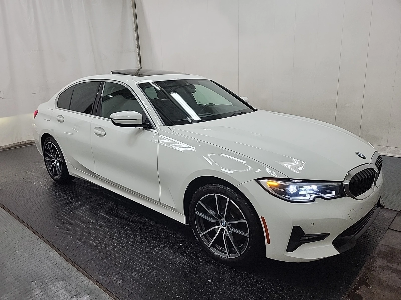 BMW 330 * XI* CARFAX *    | Mobile.bg   1