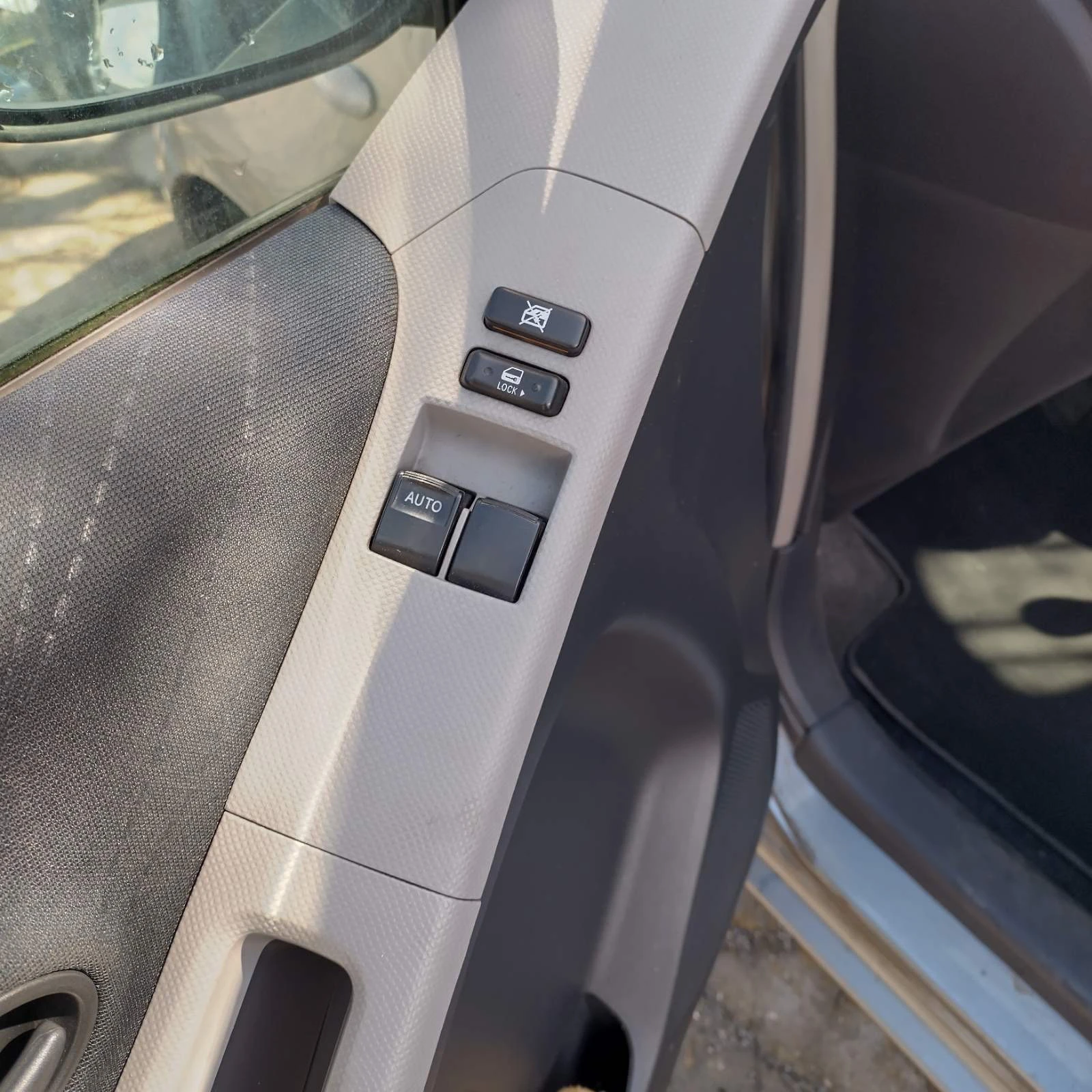 Toyota Yaris 1.3 ������ | Mobile.bg � ����������� 8