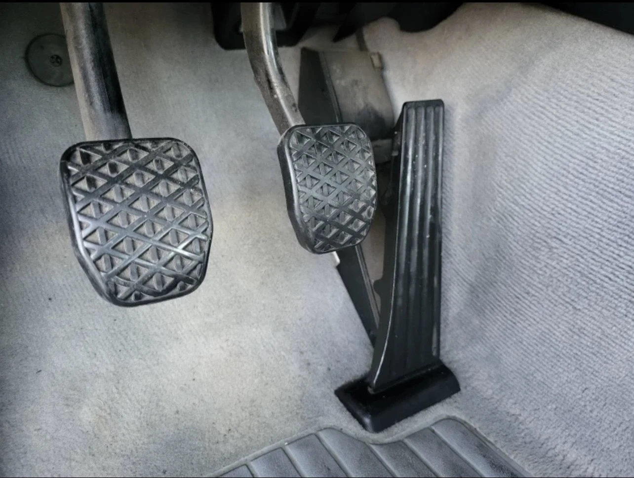 BMW 318 * Реални 137000 километра* , снимка 11 - Автомобили и джипове - 53821202