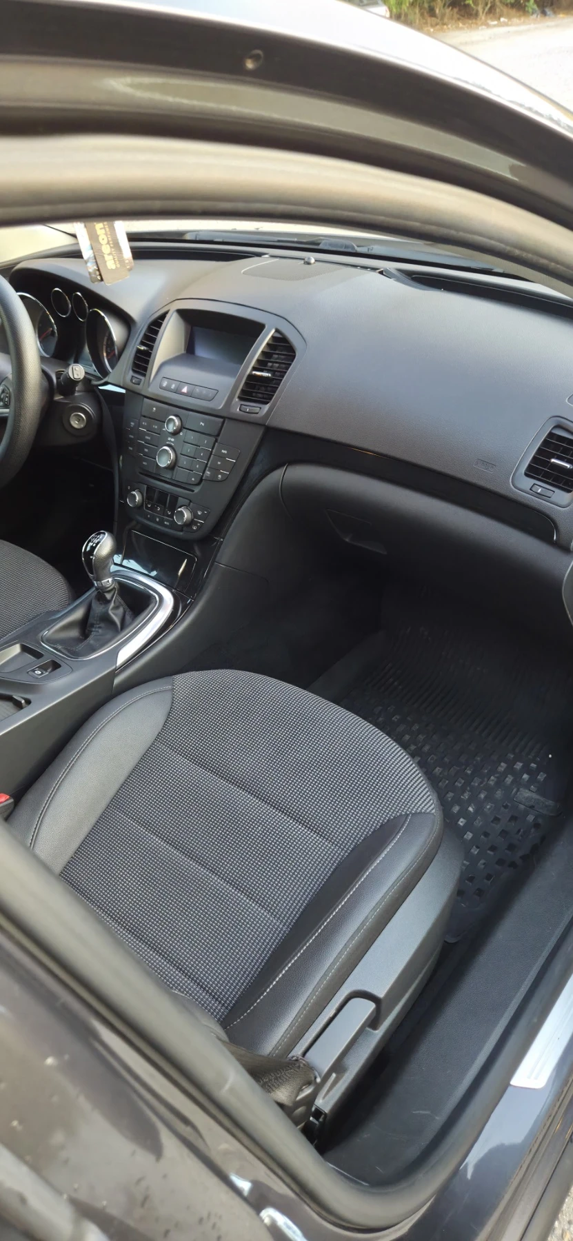 Opel Insignia, снимка 10 - Автомобили и джипове - 53930021