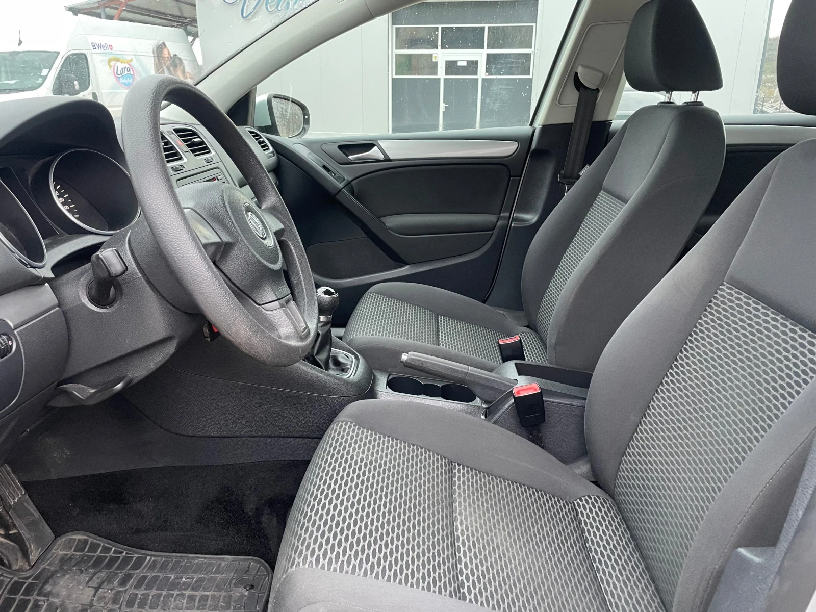 VW Golf, снимка 11 - Автомобили и джипове - 54039437