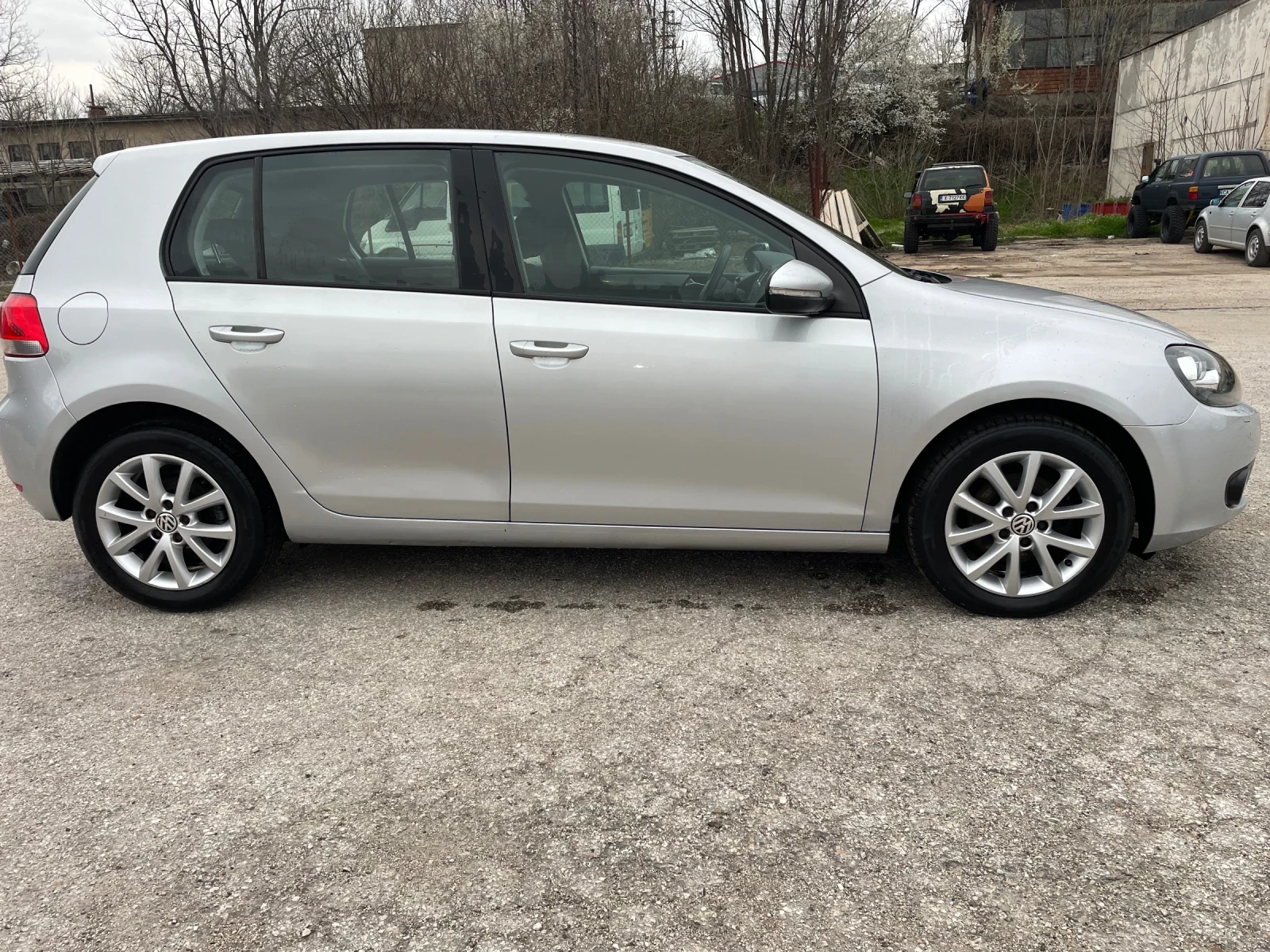 VW Golf, снимка 8 - Автомобили и джипове - 54039437