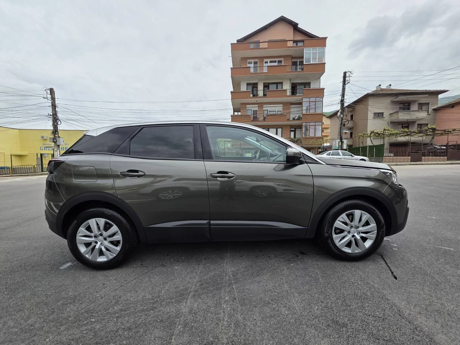 Peugeot 3008 1.5 BlueHDI ALLURE, снимка 4 - Автомобили и джипове - 54217972