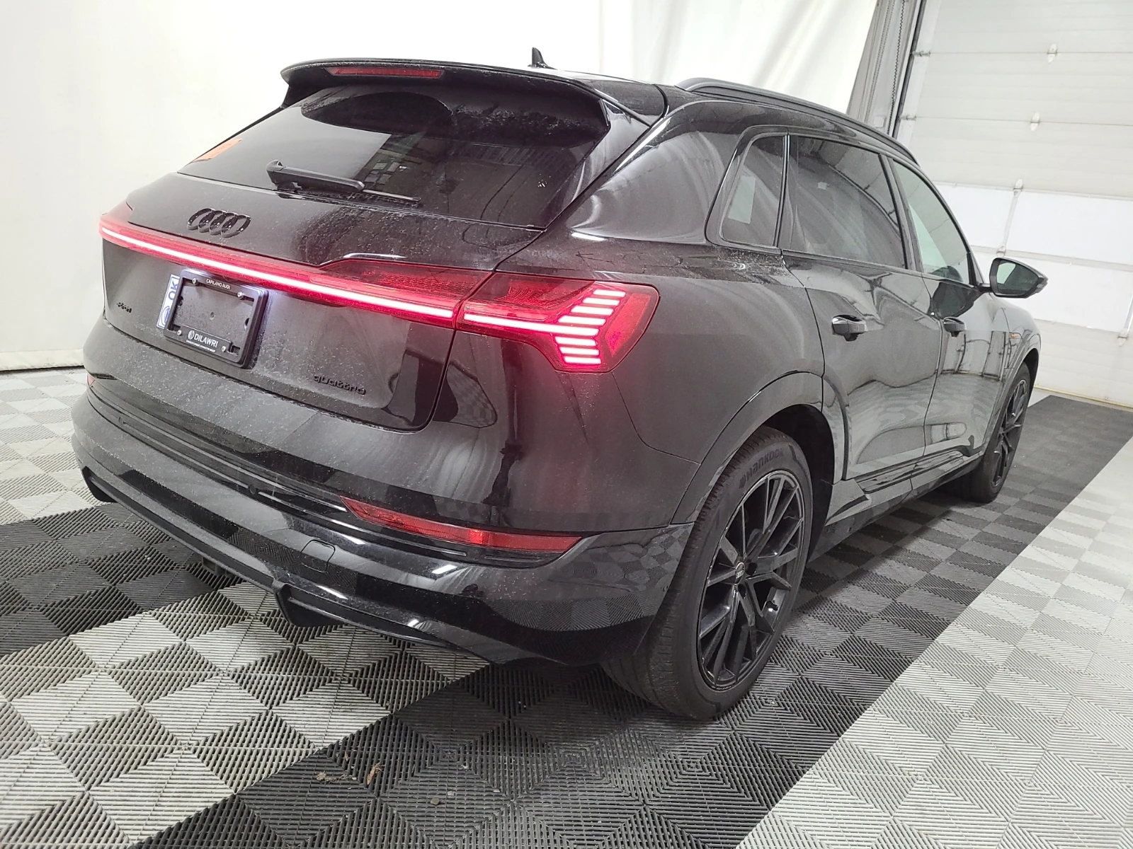 Audi E-Tron TECHNIK, снимка 3 - Автомобили и джипове - 54757221