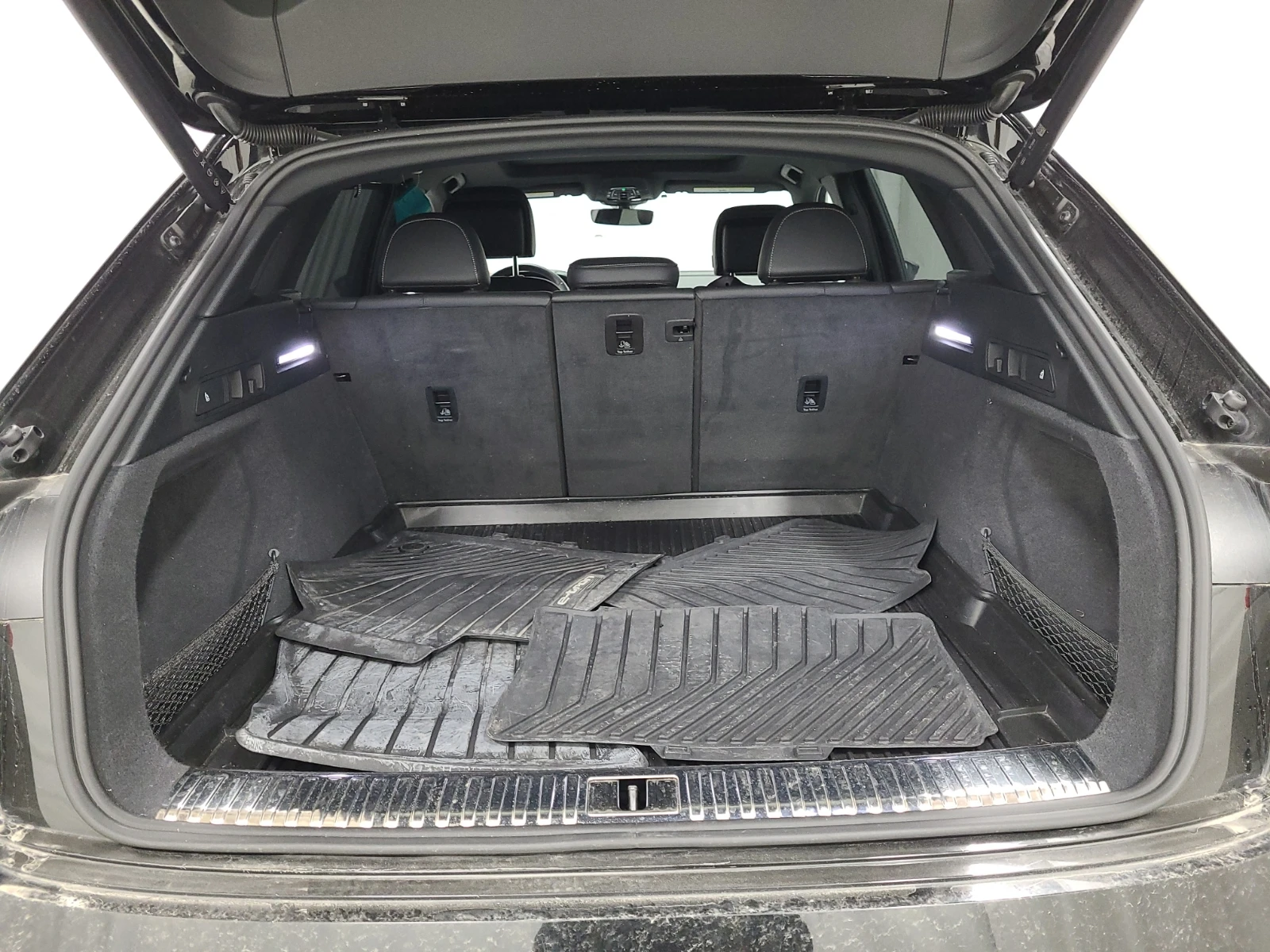 Audi E-Tron TECHNIK, снимка 5 - Автомобили и джипове - 54757221