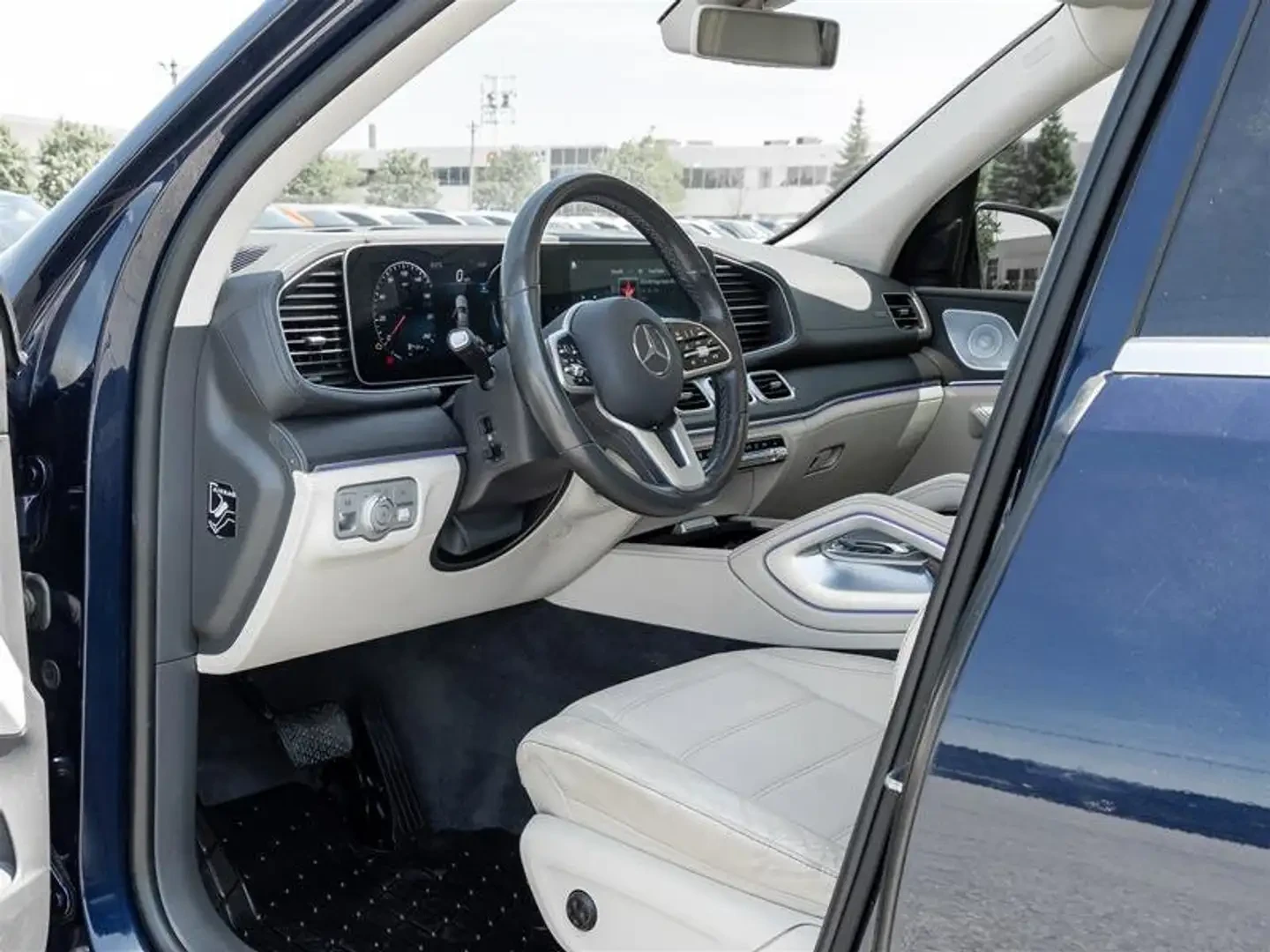 Mercedes-Benz GLE 450 AMG* LINE* BURMESTER* 360КАМЕРА* ДИСТРОНИК* МАСАЖ*, снимка 6 - Автомобили и джипове - 55792865