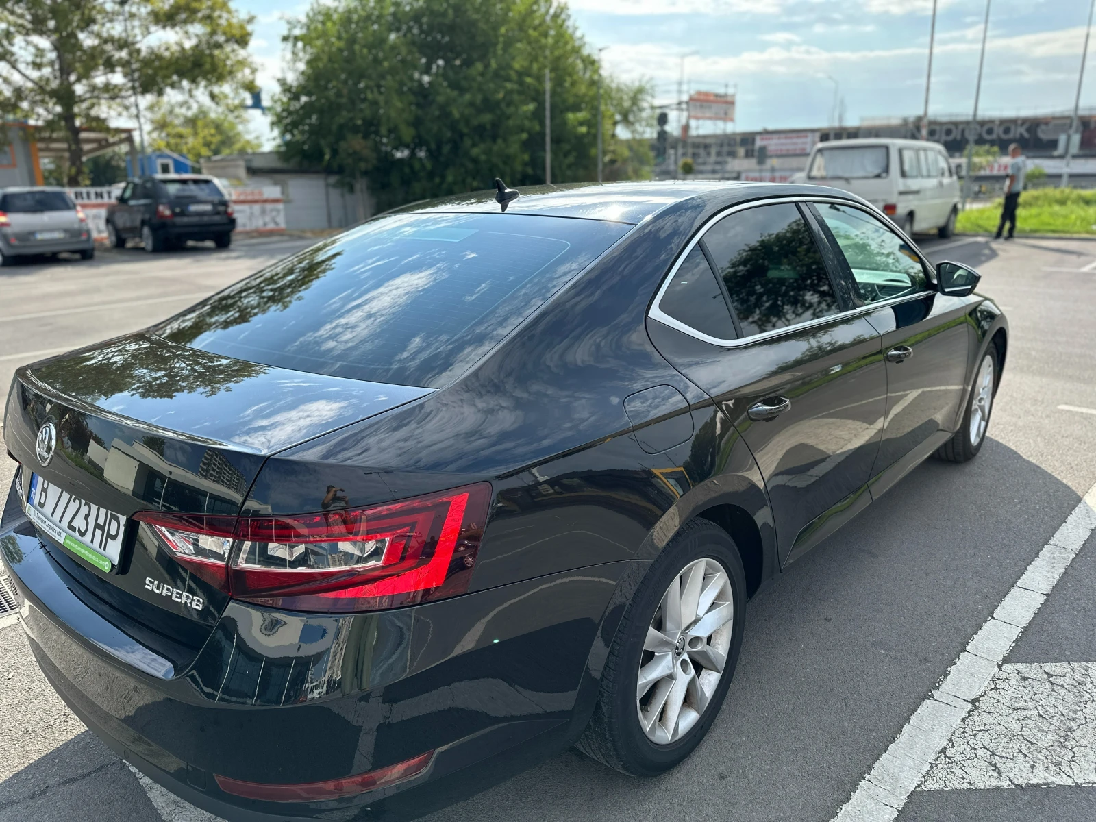 Skoda Superb 2.0 DSG, снимка 4 - Автомобили и джипове - 55995588