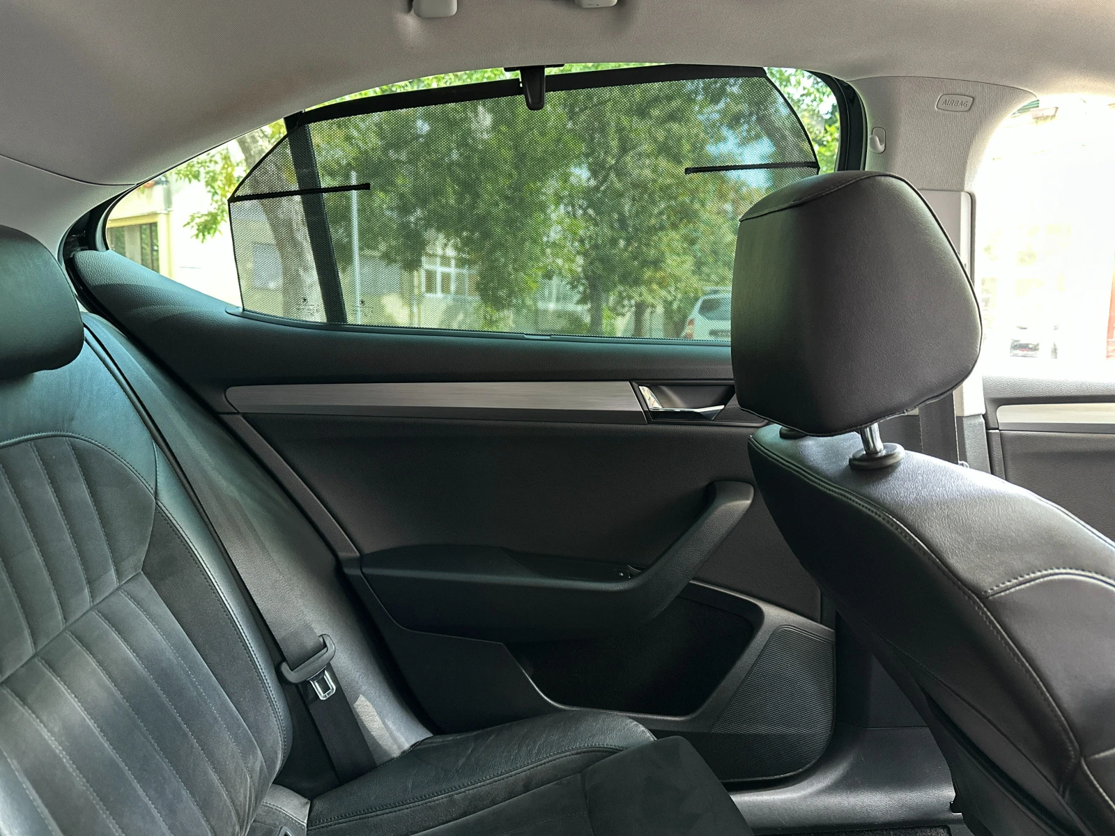 Skoda Superb 2.0 DSG, снимка 13 - Автомобили и джипове - 55995588