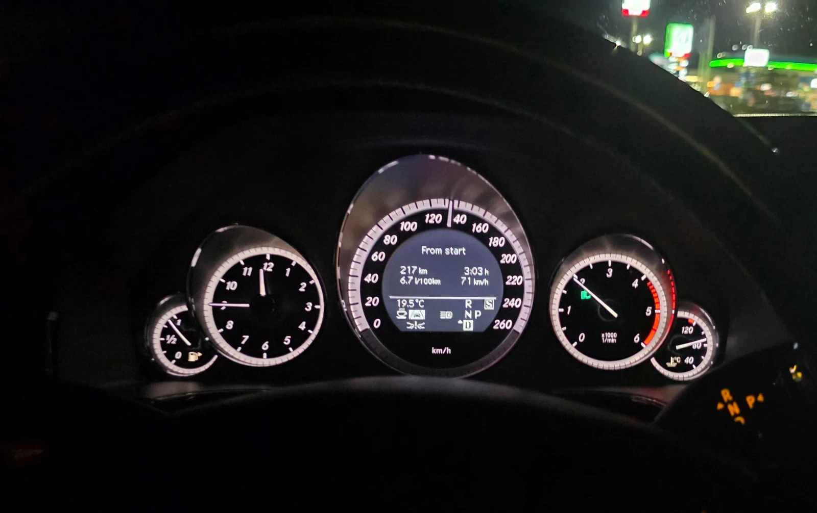 Mercedes-Benz E 350, снимка 13 - Автомобили и джипове - 56077337