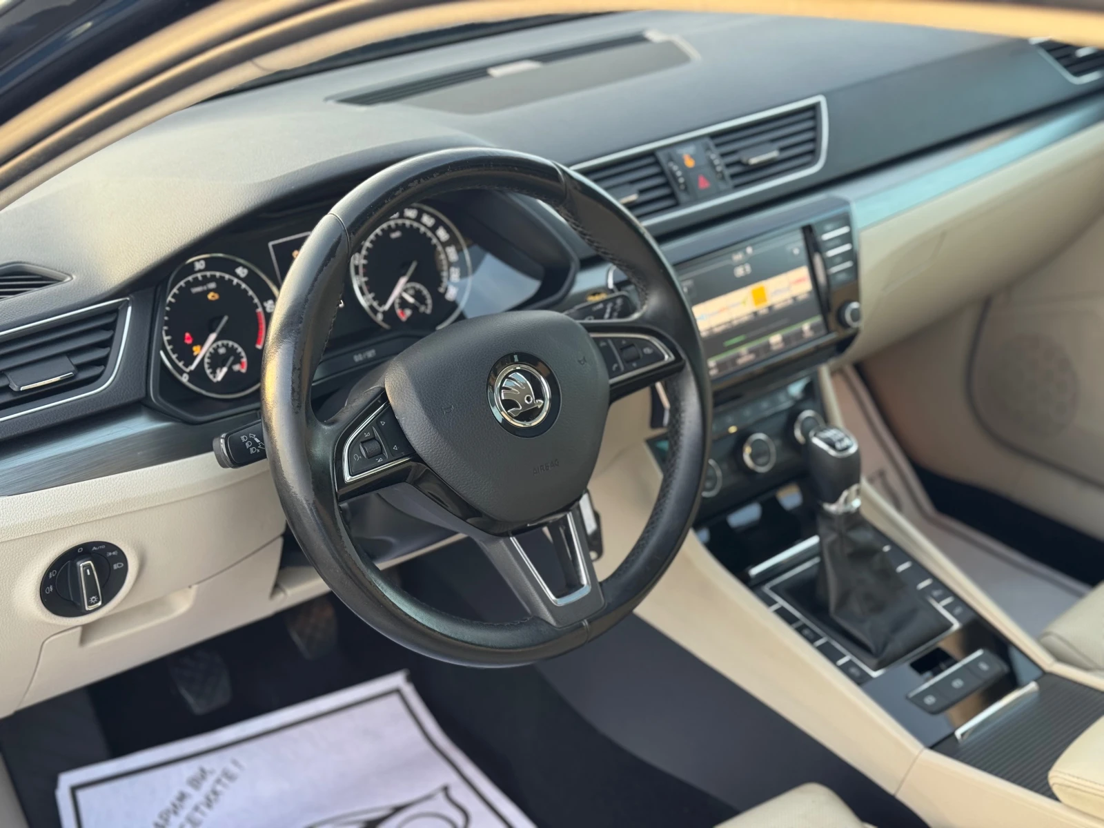 Skoda Superb 2.0TDI* FACELIFT* 4x4* 150ps* PANORAMA, снимка 9 - Автомобили и джипове - 56083151