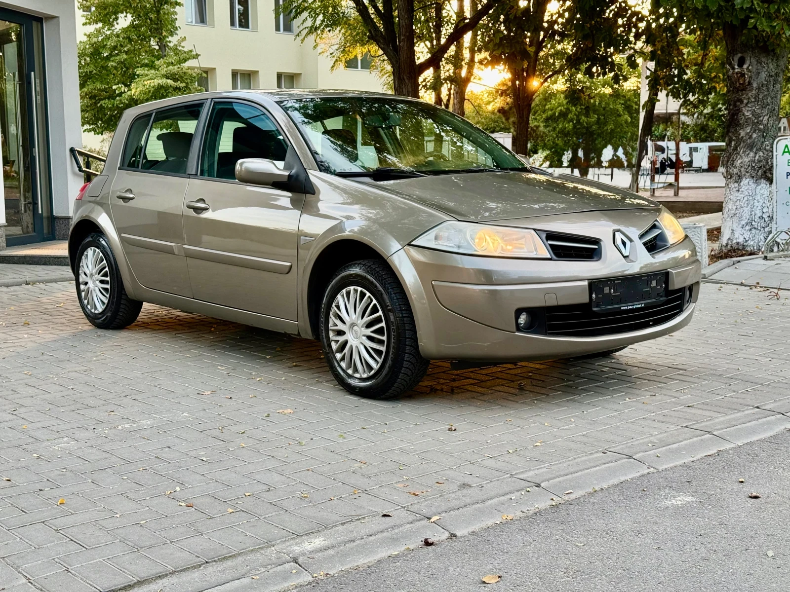 Renault Megane 1.6i/ ��������� ��������� | Mobile.bg � ����������� 2